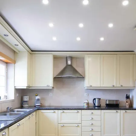 Vakantiehuis Casa Moderna Com Arquitetura Tradicional E Piscina Amoreira (Leiria)