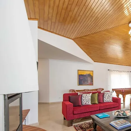 Vakantiehuis Casa Moderna Com Arquitetura Tradicional E Piscina